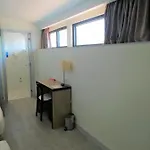 بيت شباب & أفيرو