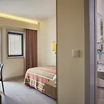 بيت شباب & *