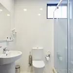 & بيت شباب *